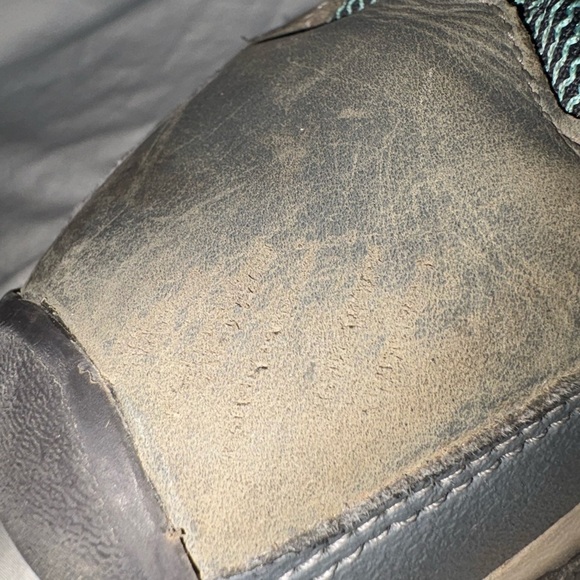 ⭐️KEEN Kids Targhee Waterproof Hiking Boots – Gray/Teal – Size US 4 Youth EUC - Picture 12 of 15